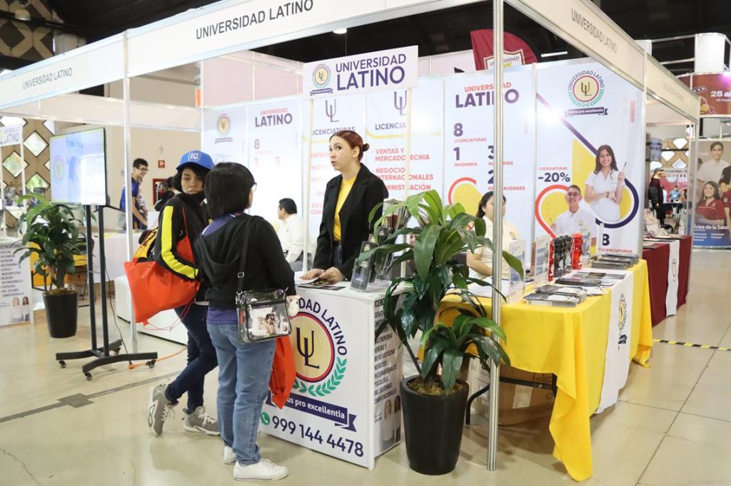 IMG_9685_07-10-2025 Convocatoria_Expositores de la Feria Universitaria de Profes 2026 