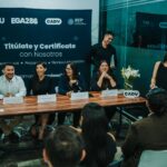 LA PRIMERA GRADUACIÓN DE 13 ALUMNOS DE PREPARATORIA.