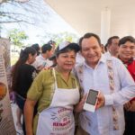 Ofrecen gran variedad de alimentos frescos en el Mercado Renacer del Campo Yucateco.