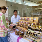 Invitan a consumir local en el mercado agroecológico del CICY.