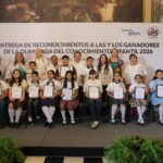 Gobernador Joaquín Díaz Mena reconoce excelencia académica de estudiantes yucatecos.